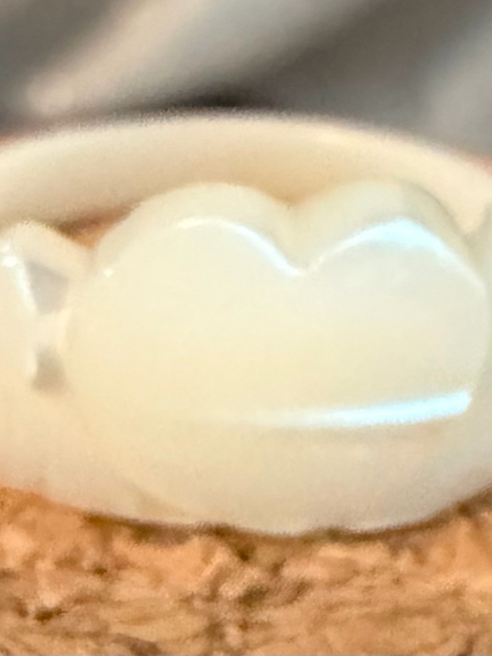 Mother of Pearl Heart Motif Women's Ring - Cream